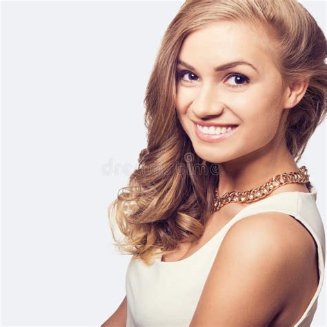 Femme Blonde Mignonne Photo Stock Image Du Soin Amical