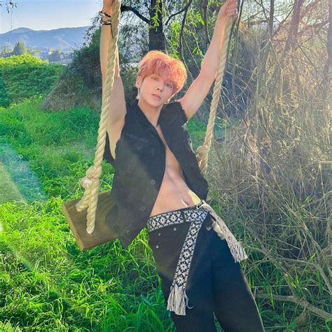 𝙩𝙭𝙩 𝙩𝙖𝙚𝙝𝙮𝙪𝙣 Txt Hot korean guys Abs