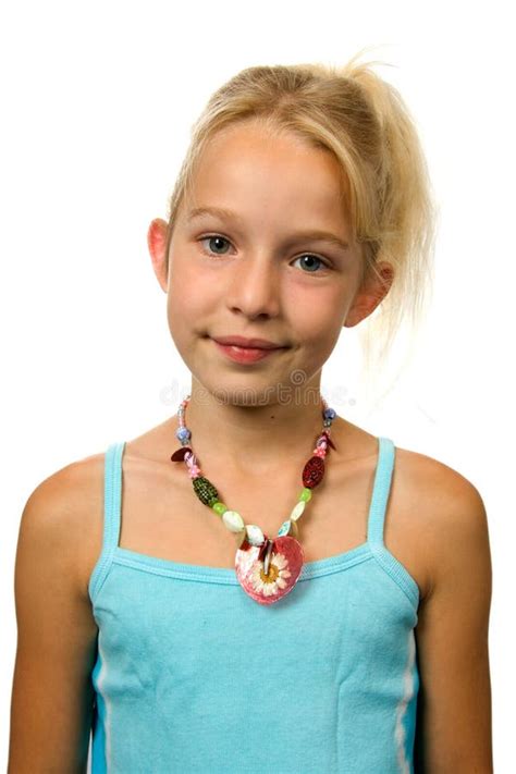 Jeune Fille Blonde Avec Le Baiser De Coup Photo Stock Image Du Sourire Enfant 10602724