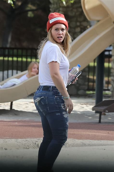 Hilary Duff In Ripped Jeans Out At A Park In Beverly Hills October 16 2016 Celebs Today