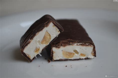Батончик ВкусВилл / Избёнка «Нуга в темном шоколаде с фундуком ...