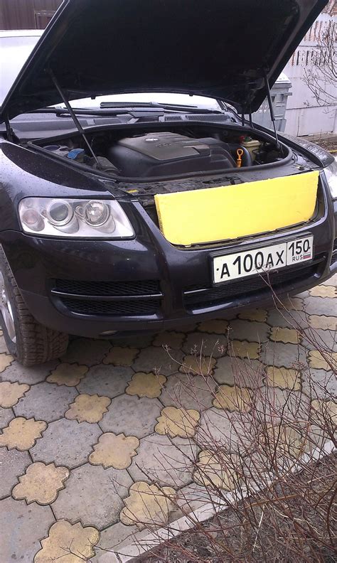 Передняя решетка. — Volkswagen Touareg (1G), 2006 года | поломка | DRIVE2