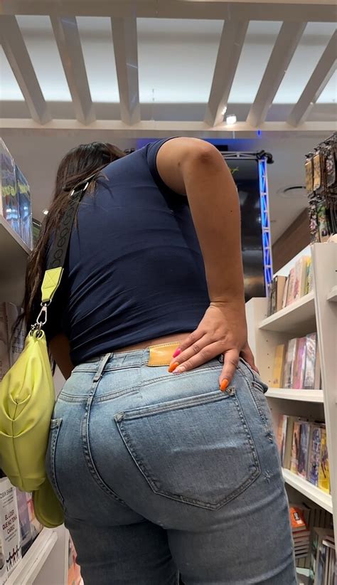 Round Ass Milf OC Tight Jeans Forum