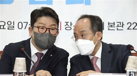 당정 370만 소상공인·자영업자에 손실지원 600만원α 지급 결정 종합