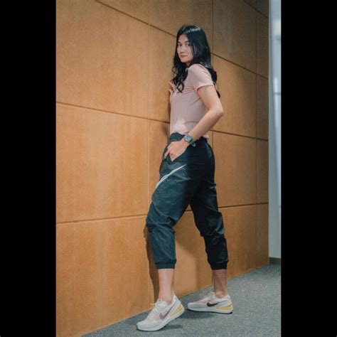 10 Hot Sexy Maya Indri Sari Bikini Pics