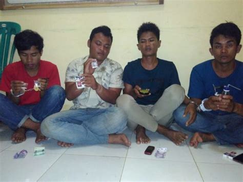 terlibat narkoba empat pemuda ditangkap anggota polsek kangean