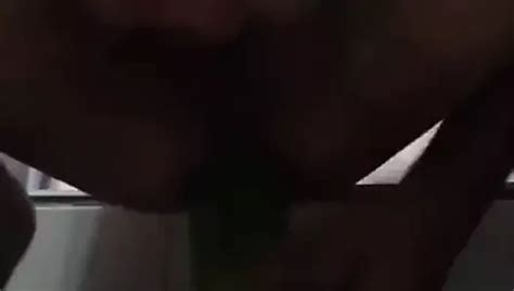 Metiendo Una Toalla Y Un Dildo Gigante En Mi Culote XHamster