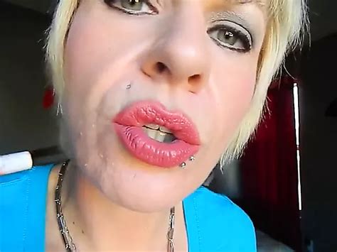 Sehr sexy MILF aus nächster Nähe xHamster