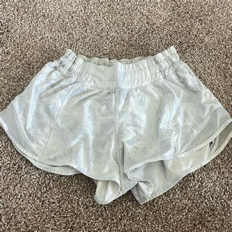 Hotty Hot Low Rise Lululemon Shorts Size Gem