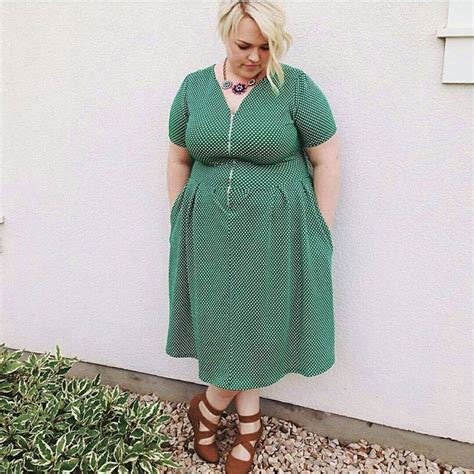 Lularoe Amelia Worn Backward With The Exposed Zipper In The Front Curvy Fashion Summer Curvy