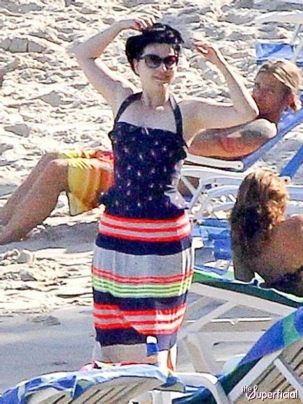 6 Hot Sexy Amarie Lee Bikini Pics