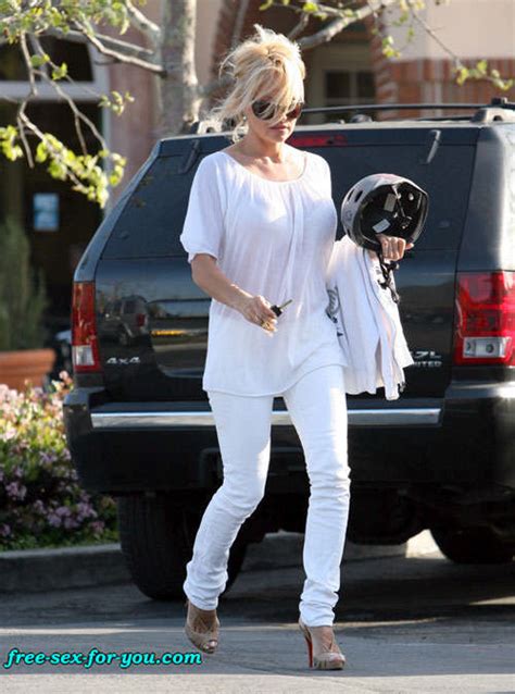 Pamela Anderson Showing Her Nice Shaved Pussy And Her Big Tits Porn Pictures Xxx Photos Sex