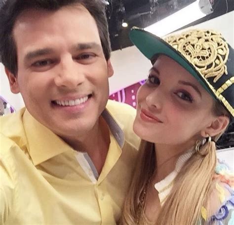 C Mplices De Um Resgate Priscila Instagram Da Larissa Manoela