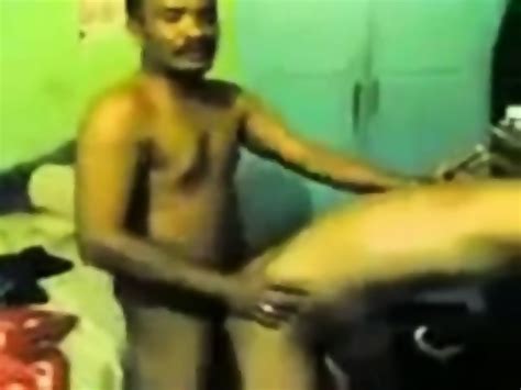 Gay Indo Bareback Top Sambil Ngerokok