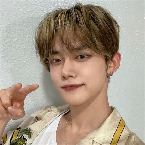 Txt Yeonjun 연준 Icon Selca Twitter