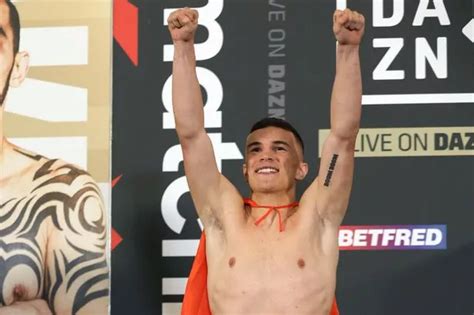 Boxer Completes Weigh In Dressed As Half Naked Superman In Budgie Smugglers Daily Star