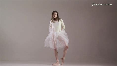 Natural Tits Ksyuha Zavituha Doing Nude Gymnastics