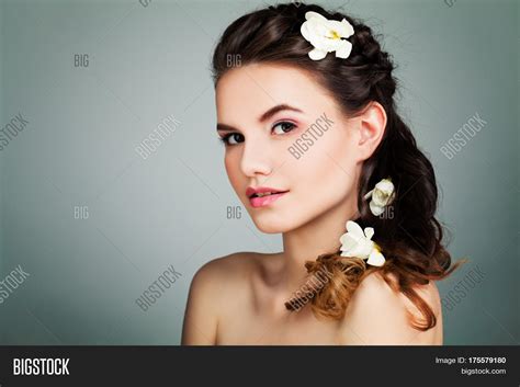 Cute Brunette Model Image Photo Free Trial Bigstock