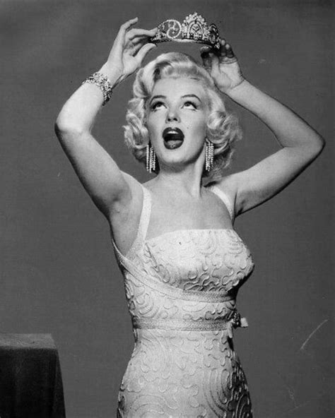 On Twitter Marilyn Monroe Photographed In A Publicity Still For