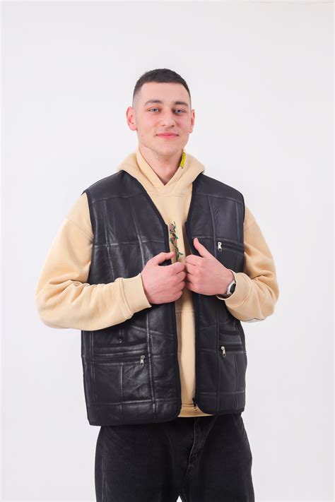 Жилеты меховые мужские купить в интернет-магазине OZON