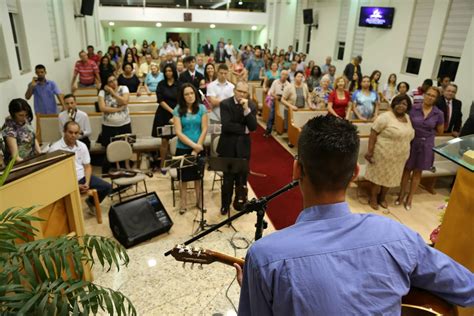 Culto reúne fiéis de diferentes denominações em Igreja Adventista