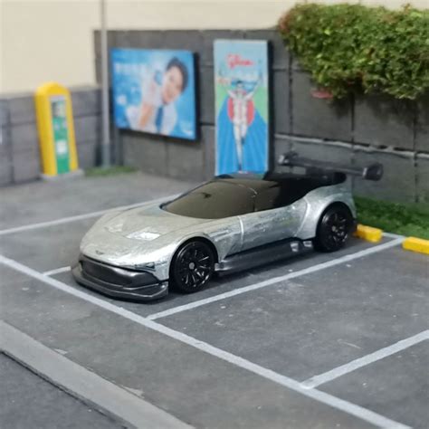 Hot Wheels Aston Martin Vulcan Zamac Giftpack Edition Losee Shopee Malaysia