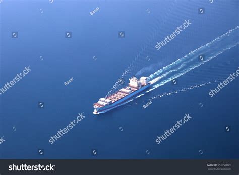 1704 Bow Wake Images Stock Photos And Vectors Shutterstock