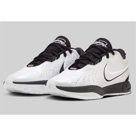 🏀小飛人潮流🏀nike Lebron Xxi Ep 實戰 姆斯 熊貓 Hf5842100 蝦皮購物