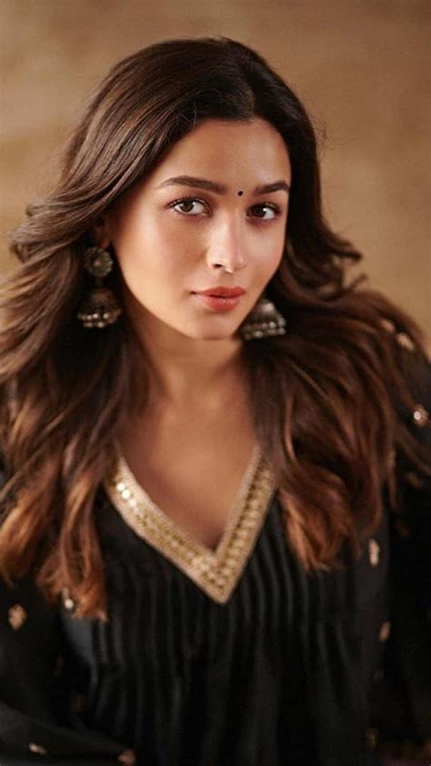 इस दवल सबर और खबसरत दखन क लए नयड मकअप क ऐस कर टरई nude makeup looks for