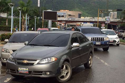 Choque generó congestionamiento vial en Av Salvador Feo La Cruz