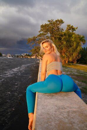 Slimthick Vic Porn Pic