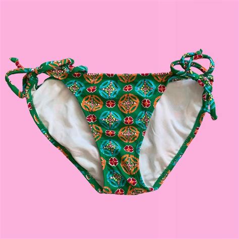Old Navy Women S Green Bikini And Tankini Bottoms Depop