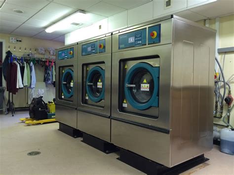 Industrial Laundry Equipment | photos | installing | Commercial laundry ...