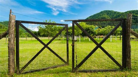 GORSKI KOTAR BROD NA KUPI Građevinsko zemljište sa voćnjakom uz rij