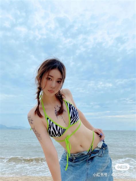 mẫu bikini đi biển đẹp siêu xinh chẳng lo đụng hàng