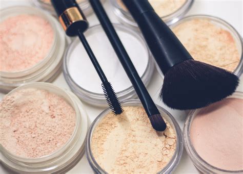 How To Apply Makeup Over 50 Ephas