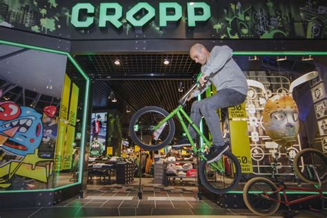 CROPP store is open - Projektil