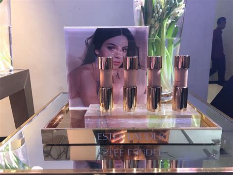 Foundation Sekaligus Aplikator Terbaru Super Praktis Estee Lauder Double Wear Nude Beauty Journal