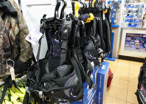 Buying Your First Scuba Diving BCD • Scuba Diver Life