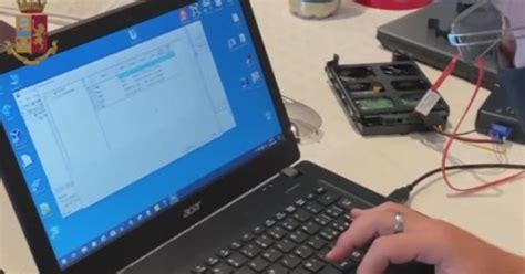 Revenge Porn Diffonde Video Intimo Denunciato Gazzetta Di Parma