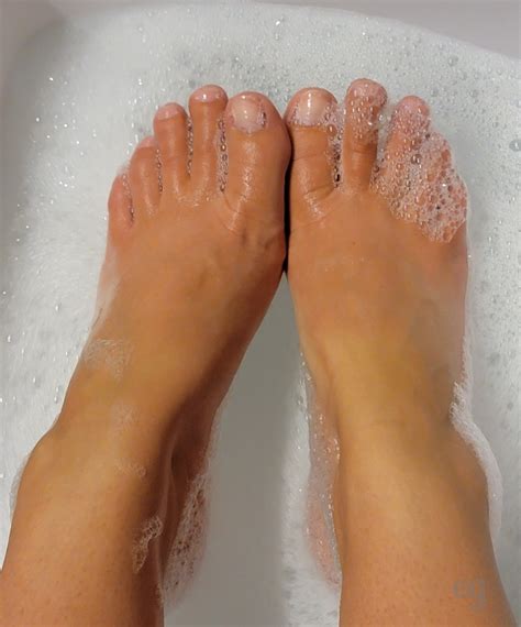 Soapy Naked Toes R Feetfindercom