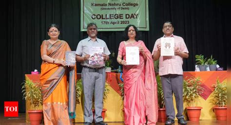 Dus Kamala Nehru College Celebrates Annual Day Honours Students