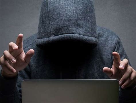 LGBTI Australians More Likely To Be Victims Of Revenge Porn