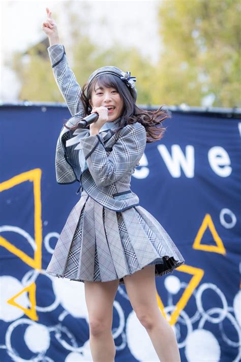 ボード일본 아이돌 의상のピン アイドル 衣装 女性アイドル 女性の写真ポーズ