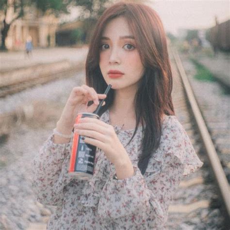 Thu Trang Hướng dương ngược nắng khoe em gái xinh như hot girl sự thật là gì