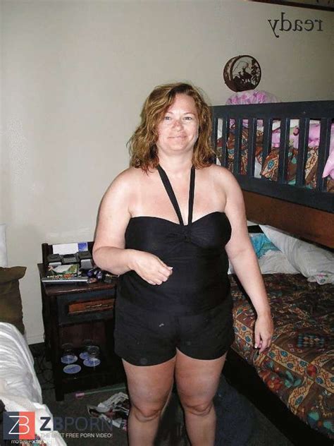 PLUMPER Brown Haired White Mom ZB Porn