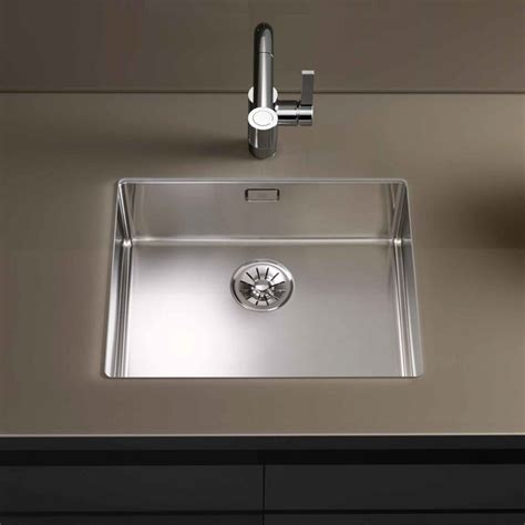 Dornbracht Elio Single Lever Pull Out Kitchen Faucet Canaroma Bath And Tile