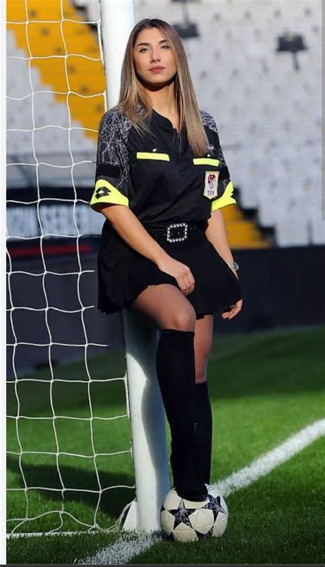 Hakemlikten atılan Elif Karaarslan 59,99 TLye seksi videolarını 