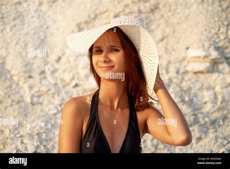 Süßes mädchen bikini Fotos und Bildmaterial in hoher Auflösung Alamy