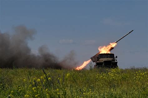 Video Shows Russian Bm 21 Grad Units Wiped Out In Artillery Strike